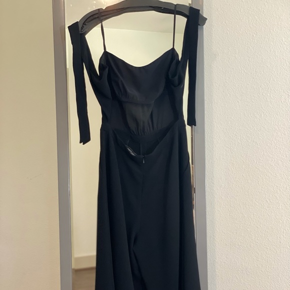 Jumper (Elizabeth & James) - Picture 2 of 12